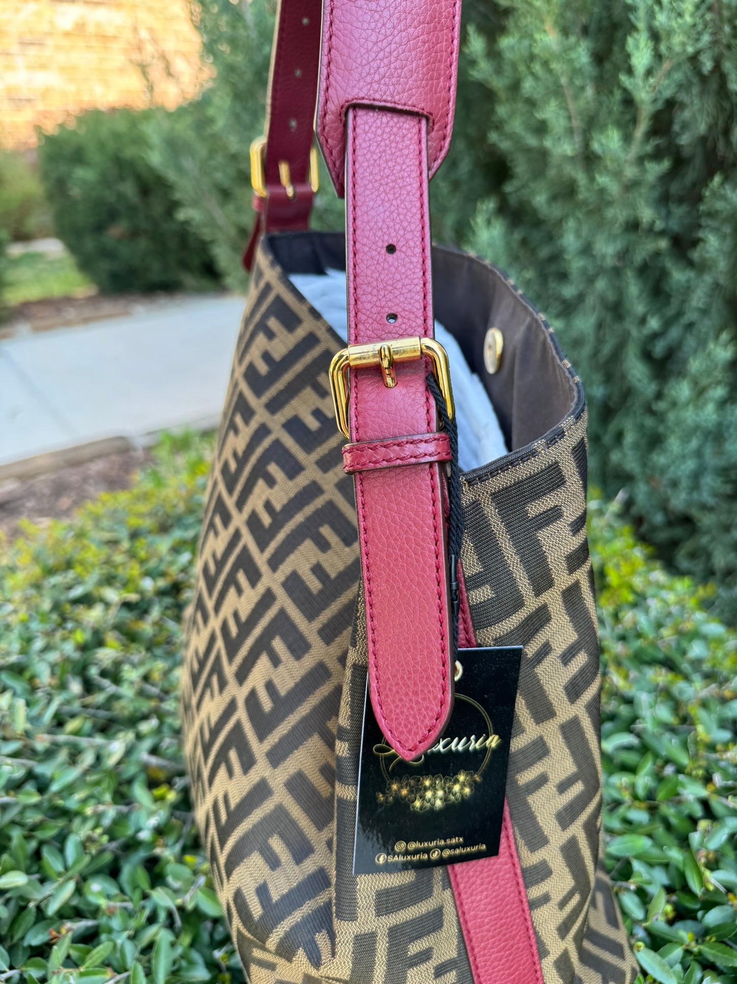 Fendi Piccola Hobo in Pink