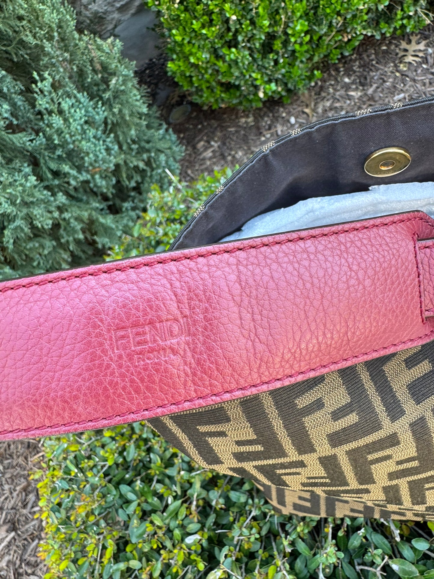 Fendi Piccola Hobo in Pink