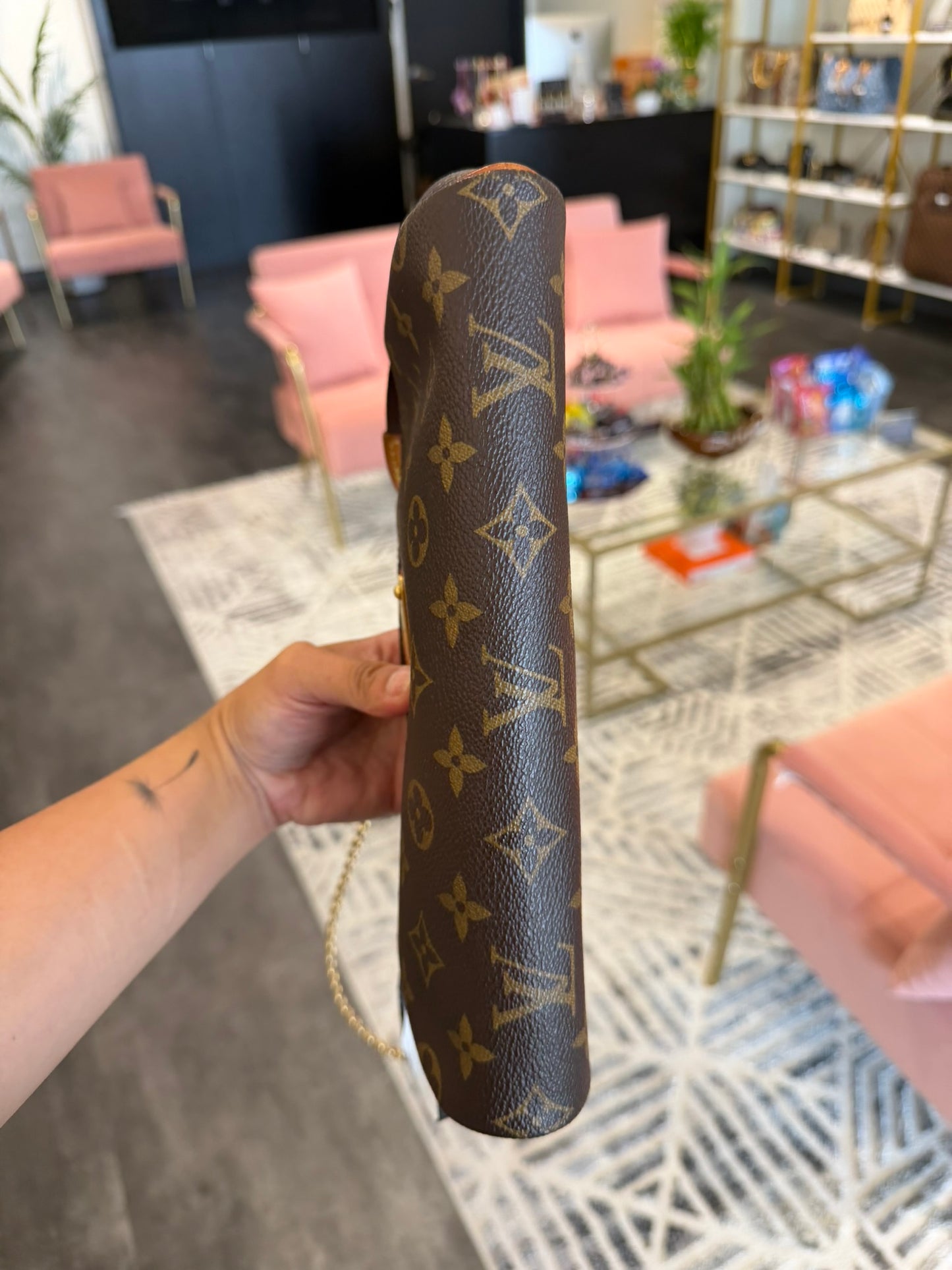 Louis Vuitton Eva Clutch – Monogram Canvas