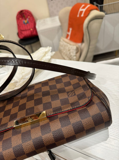 Louis Vuitton Favorite MM in Damier Ebene