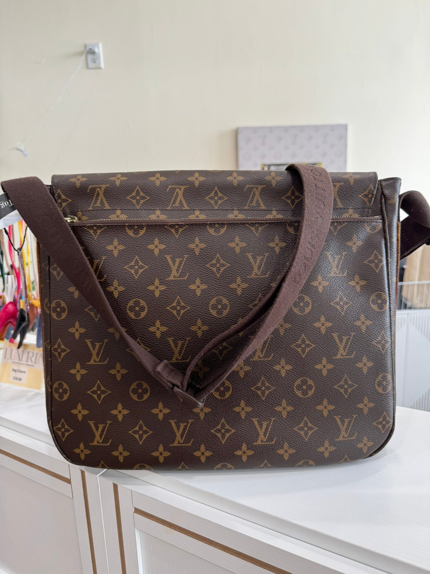 Louis Vuitton Beaubourg Messenger Bag in Monogram Canvas
