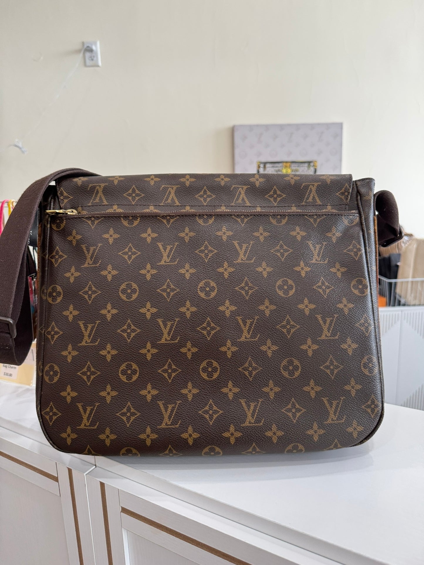 Louis Vuitton Beaubourg Messenger Bag in Monogram Canvas