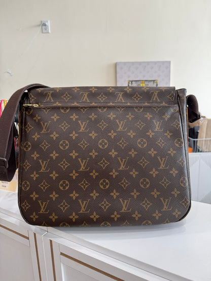 Louis Vuitton Beaubourg Messenger Bag in Monogram Canvas