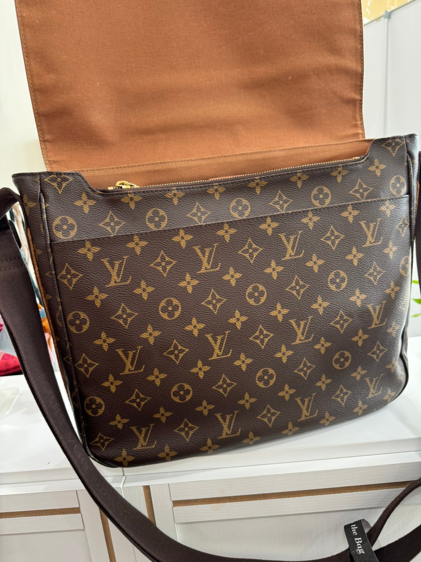 Louis Vuitton Beaubourg Messenger Bag in Monogram Canvas