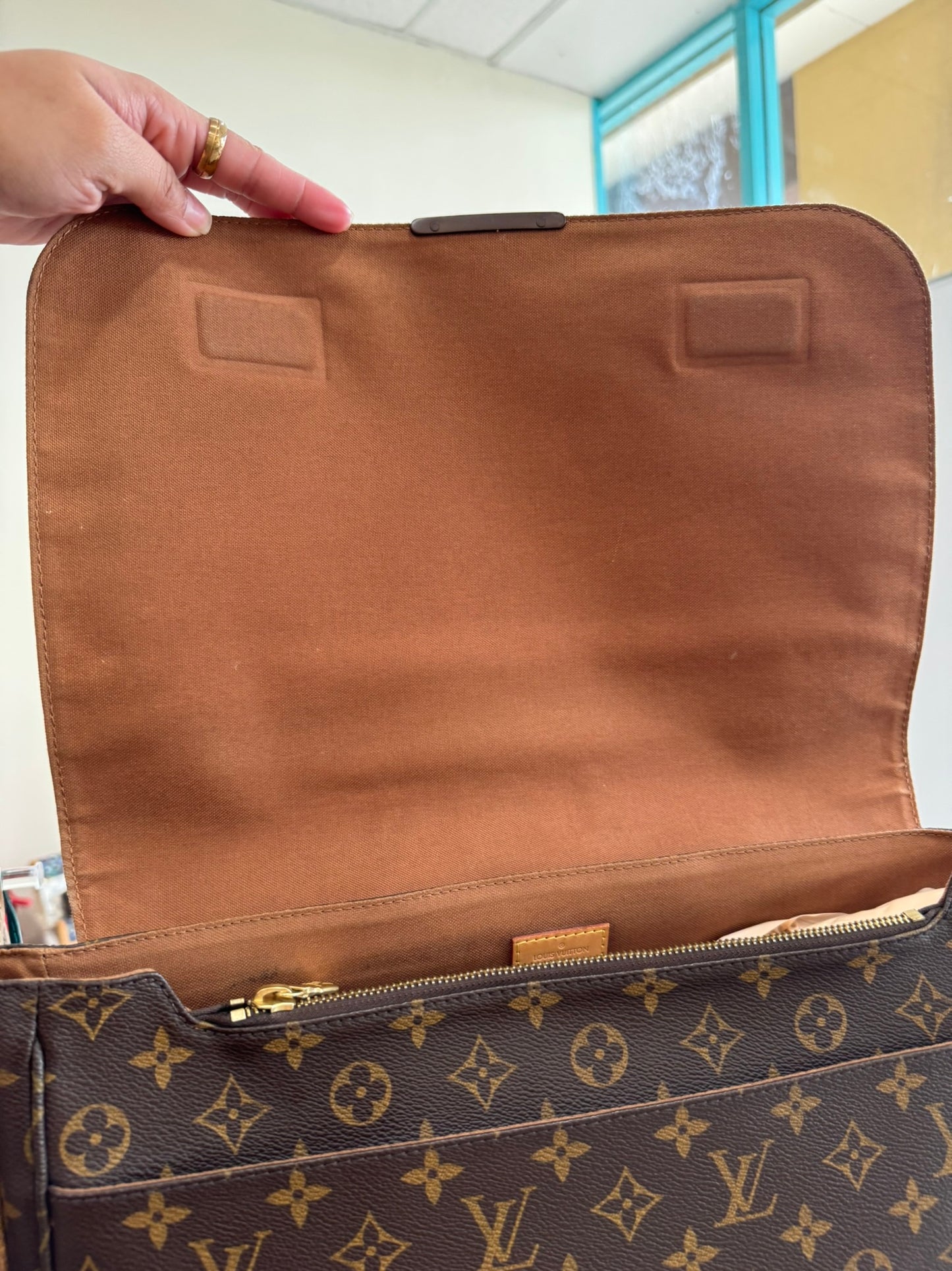 Louis Vuitton Beaubourg Messenger Bag in Monogram Canvas
