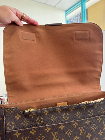 Louis Vuitton Beaubourg Messenger Bag in Monogram Canvas