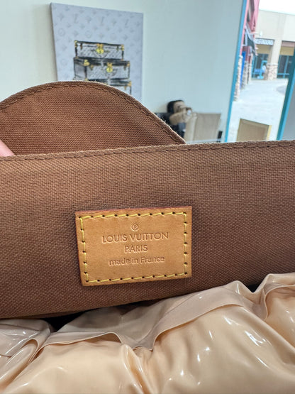 Louis Vuitton Beaubourg Messenger Bag in Monogram Canvas