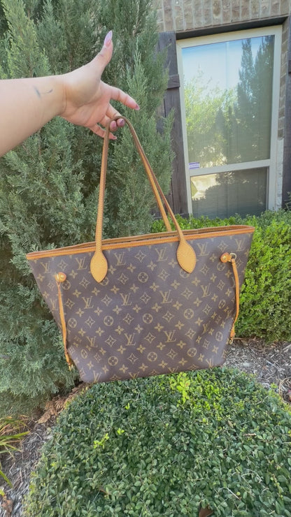 Louis Vuitton Neverfull MM in Monogram Canvas