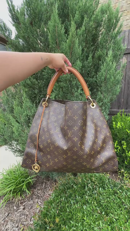 Louis Vuitton Artsy MM