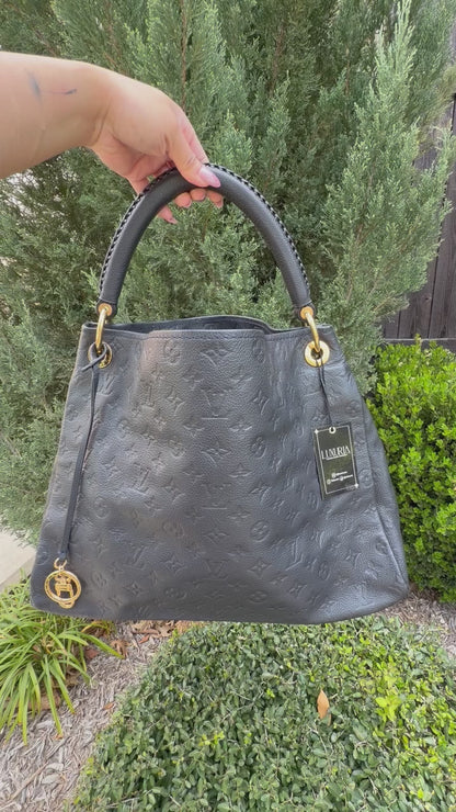 Louis Vuitton Artsy MM in Infini Empreinte Leather
