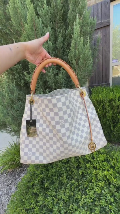 Louis Vuitton Artsy MM in Damier Azur Canvas