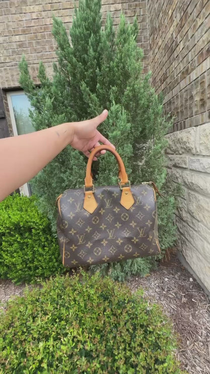 Louis Vuitton Speedy 25 in Monogram Canvas